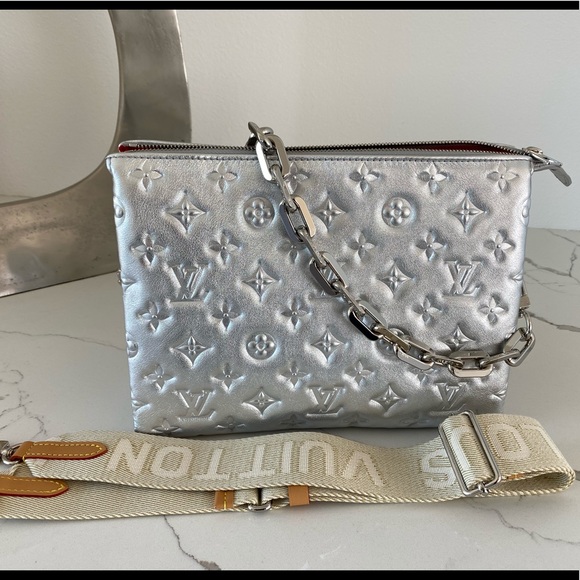 🦄 Silver Louis Vuitton Coussin PM - Picture 2 of 15